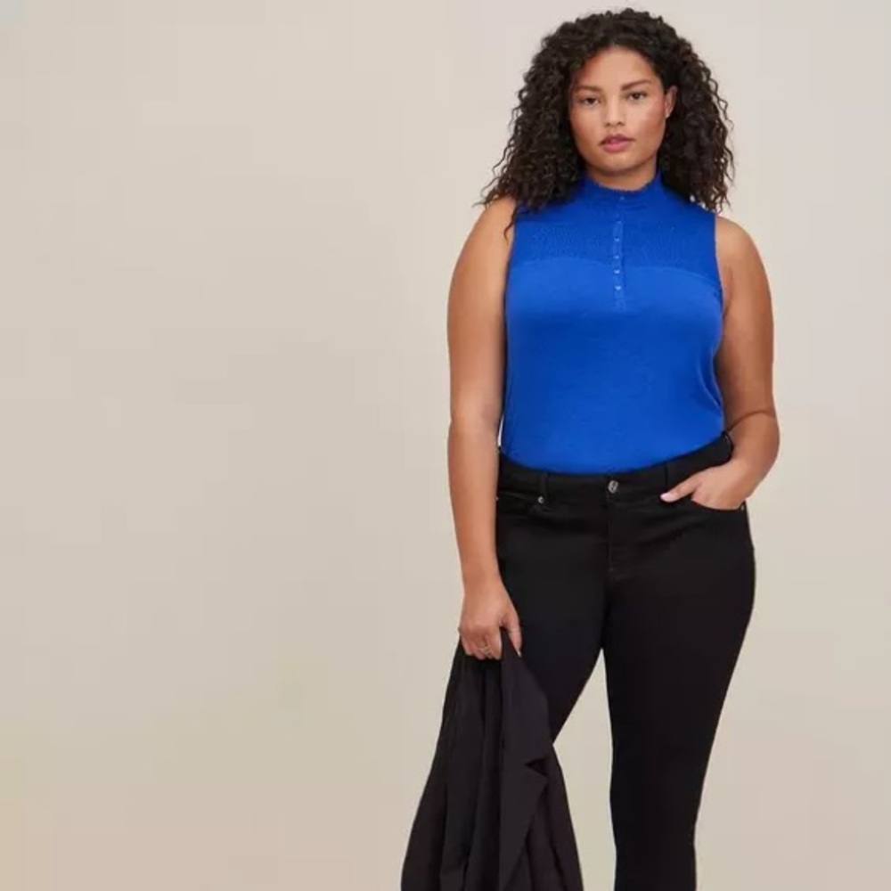 NWT TORRID Heritage Slub Blue Smocked Yoke Henley Tank